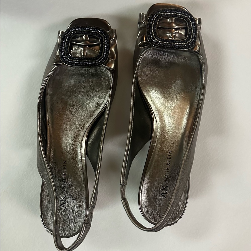 Anne Klein metallic slingback heels
